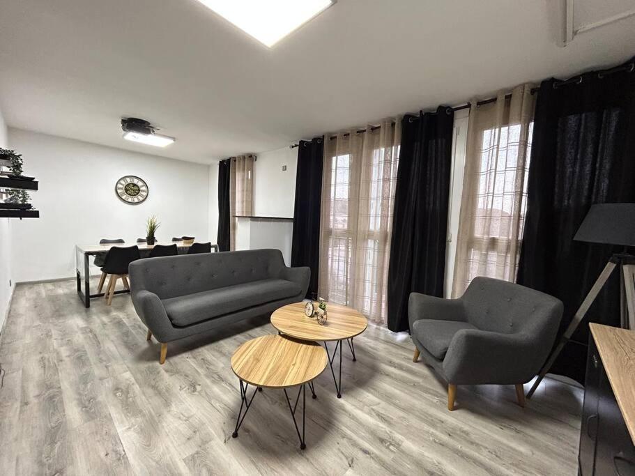 T4 Jolie Vue Avec Jaccuzzi Lejlighed Vitrolles  Eksteriør billede