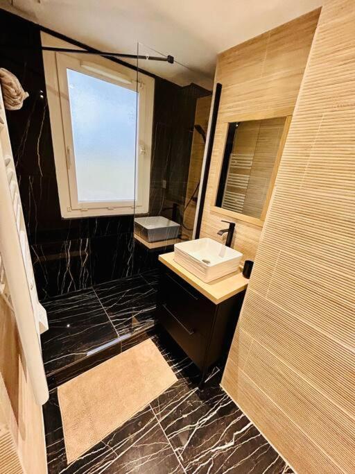 T4 Jolie Vue Avec Jaccuzzi Lejlighed Vitrolles  Eksteriør billede